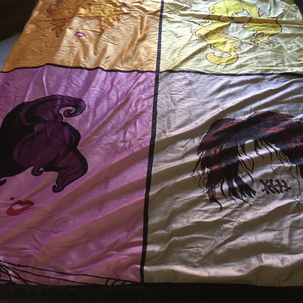 Hocus Pocus Oversized Throw